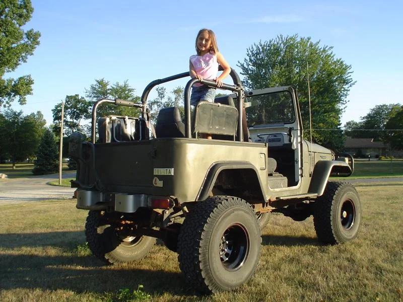 Name:  Meet Daryl '78 FJ40 003.jpg
Views: 79
Size:  90.8 KB