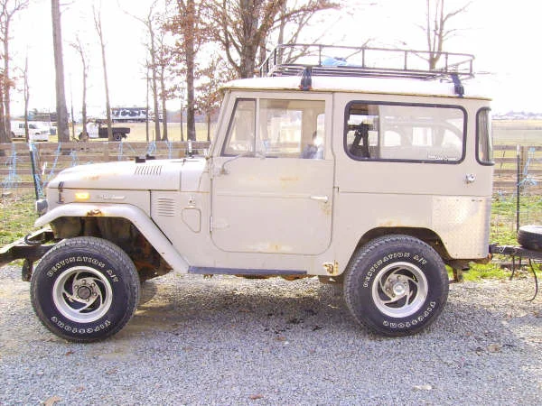 Name:  '74 FJ40 in Midland pic 1.jpg
Views: 164
Size:  56.0 KB