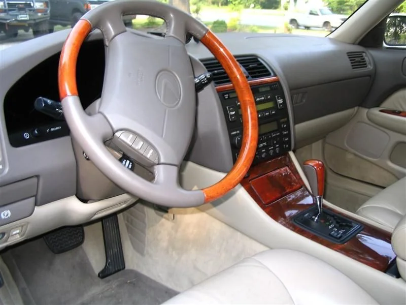 00 LS 400 001 (Medium).webp