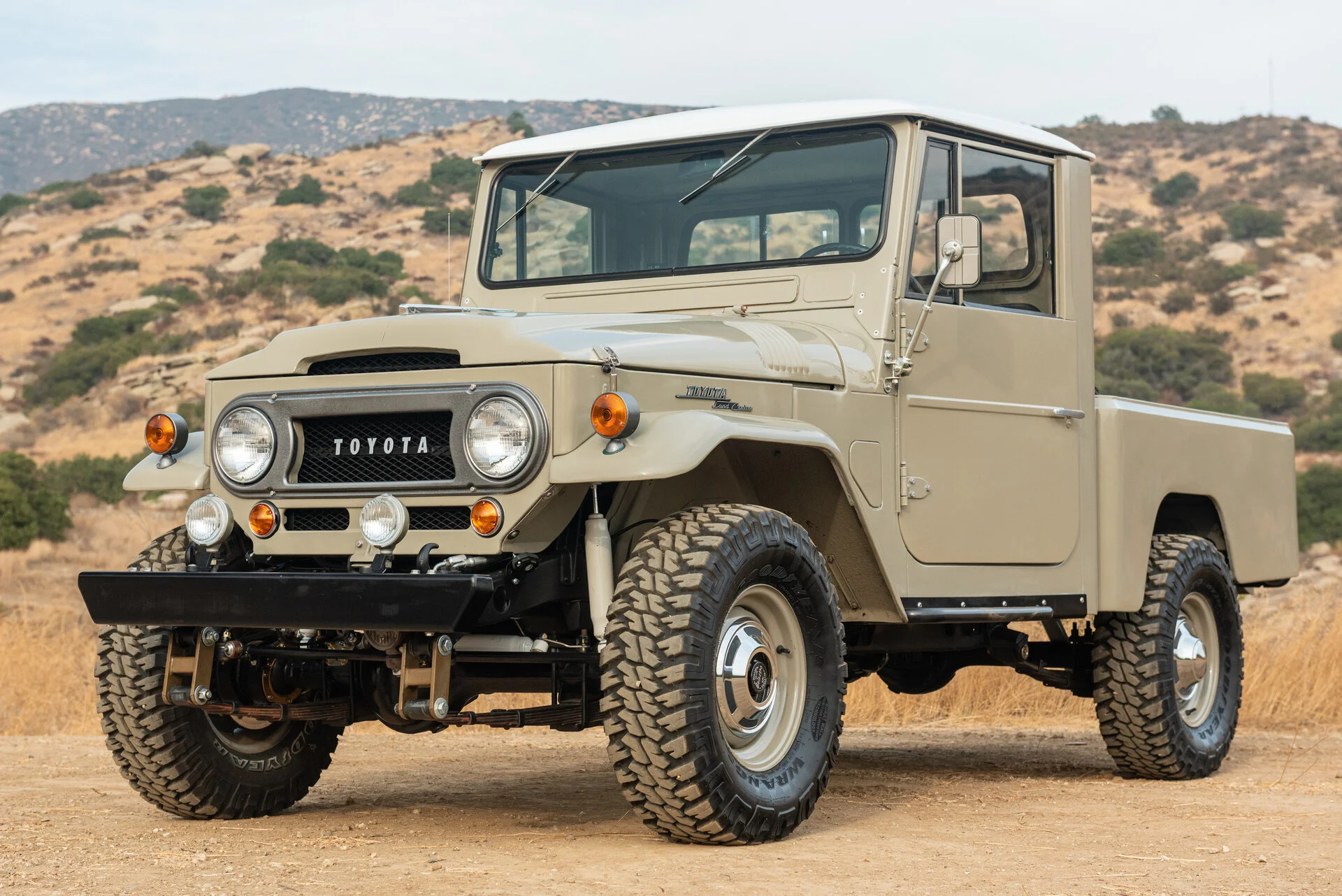 001-exterior-1964ToyotaFJ45-SWB-FixedCabPickup.webp