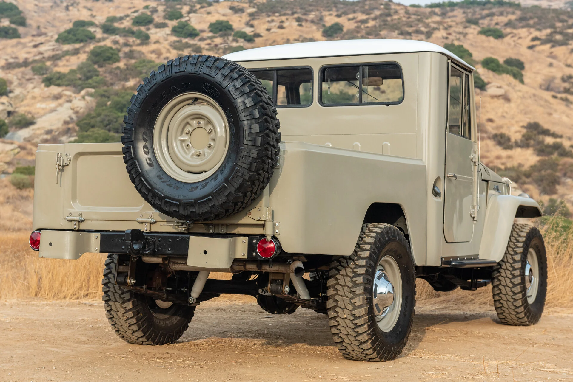 004-exterior-1964ToyotaFJ45-SWB-FixedCabPickup.webp