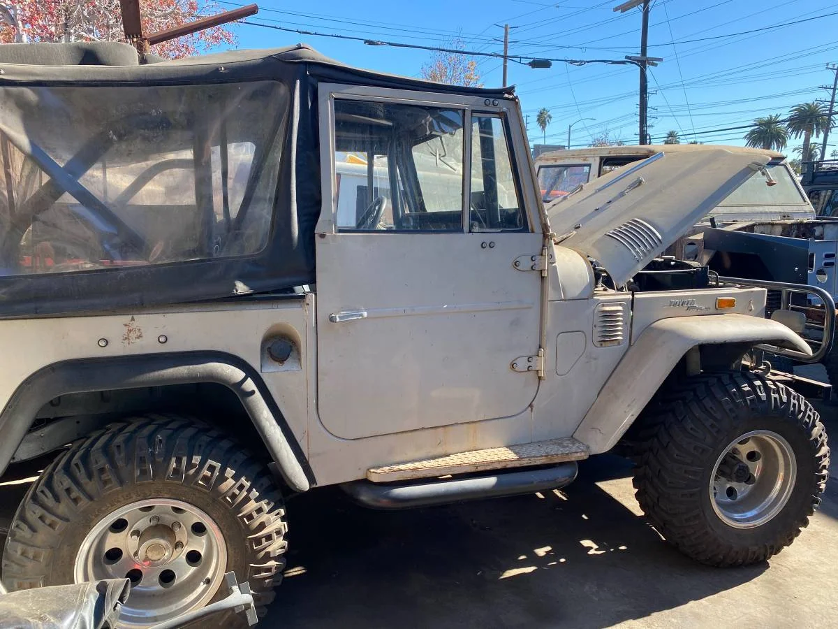 1971 Toyota Landcruiser FJ40- Venice Cali (Tan Soft Top)