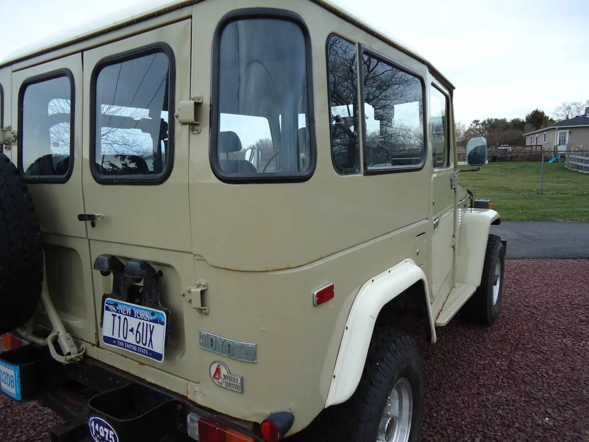 1982 Toyota FJ40 Land Cruiser - White With Rust BUMMER