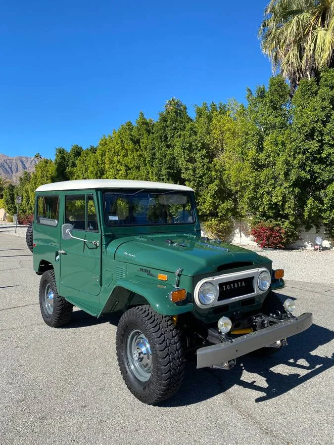 Toyota FJ40 1969 - Restored - Green Hard Top Palm Springs