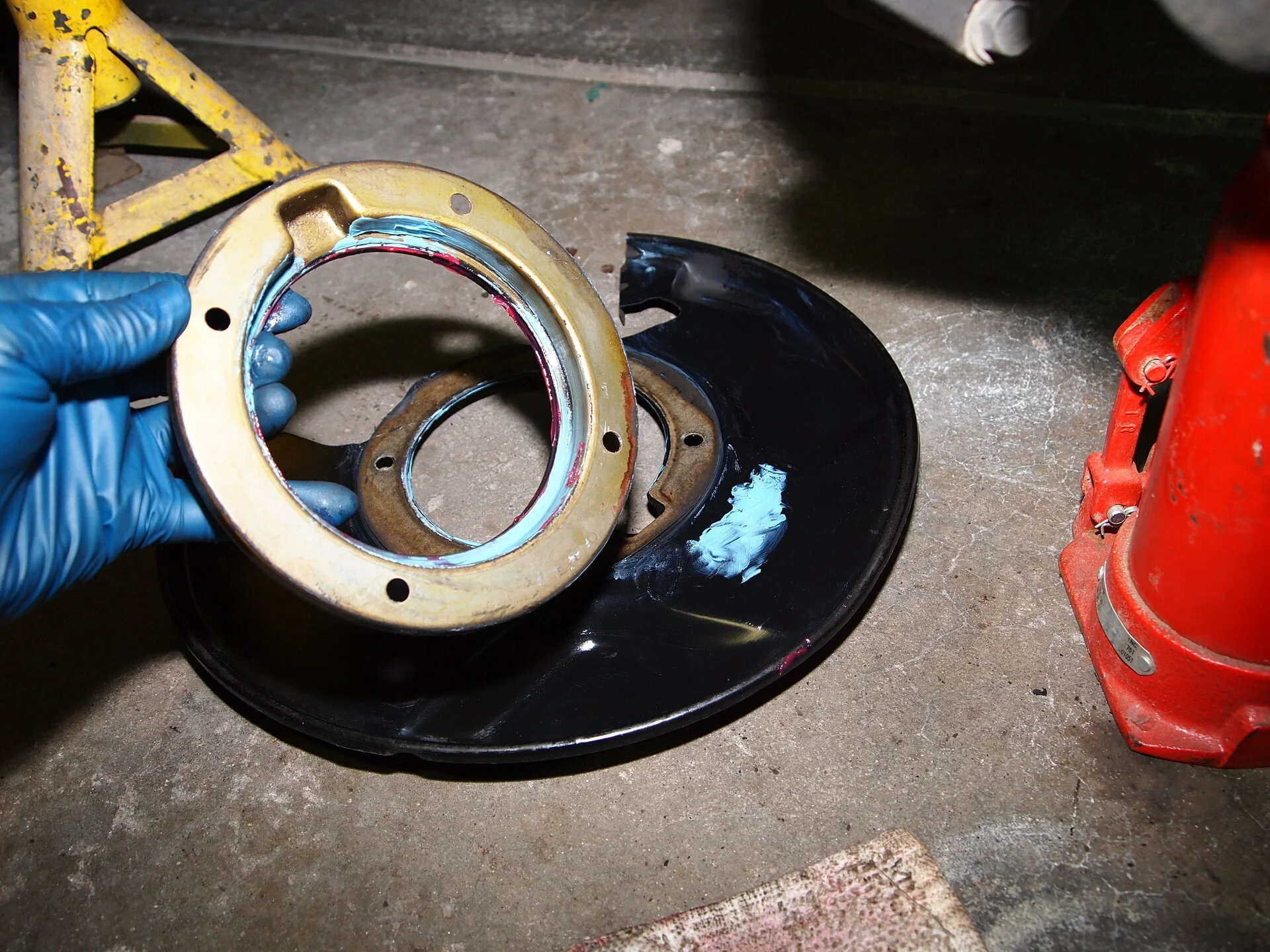 01 LX470 PS Knuckle Axle bearings & bushing 4-6-16 033.webp