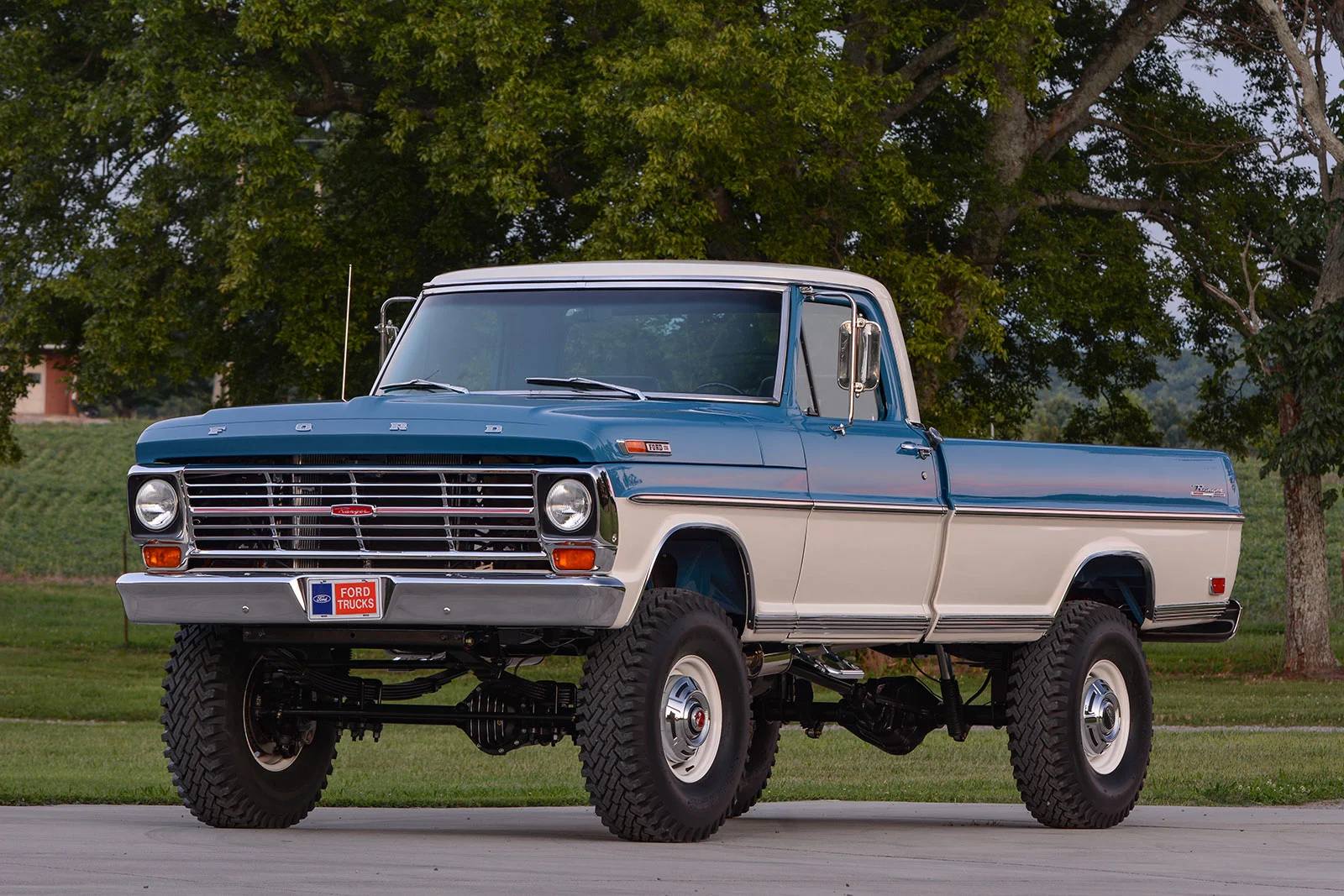 01-The-Ultimate-Old-School-1969-Ford-F250-Highboy.webp
