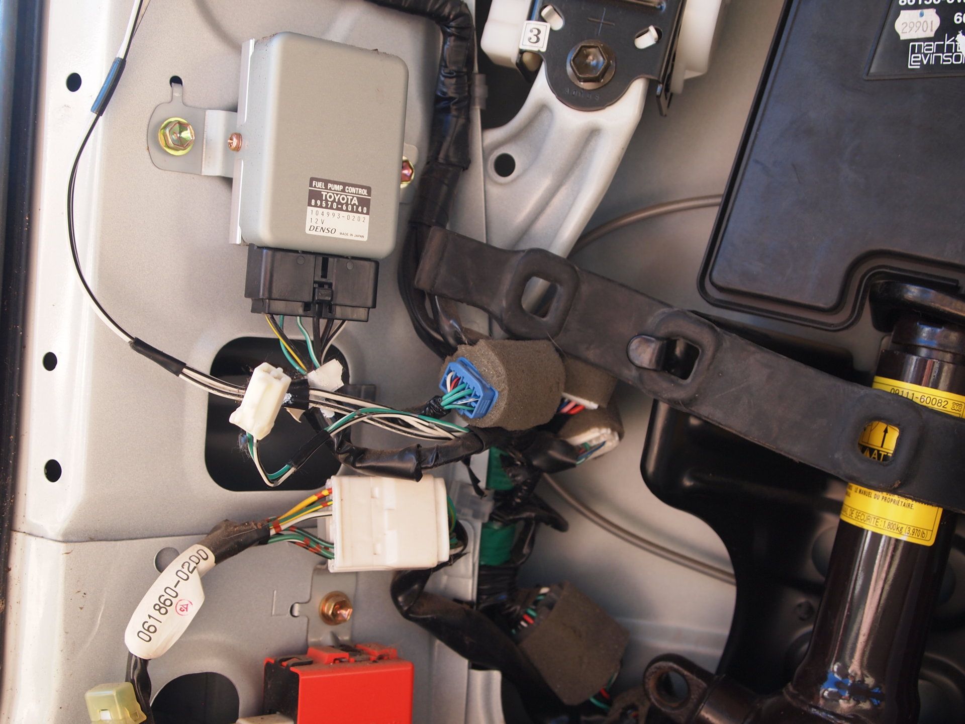 100 Series Fuel pump relay location | IH8MUD Forum