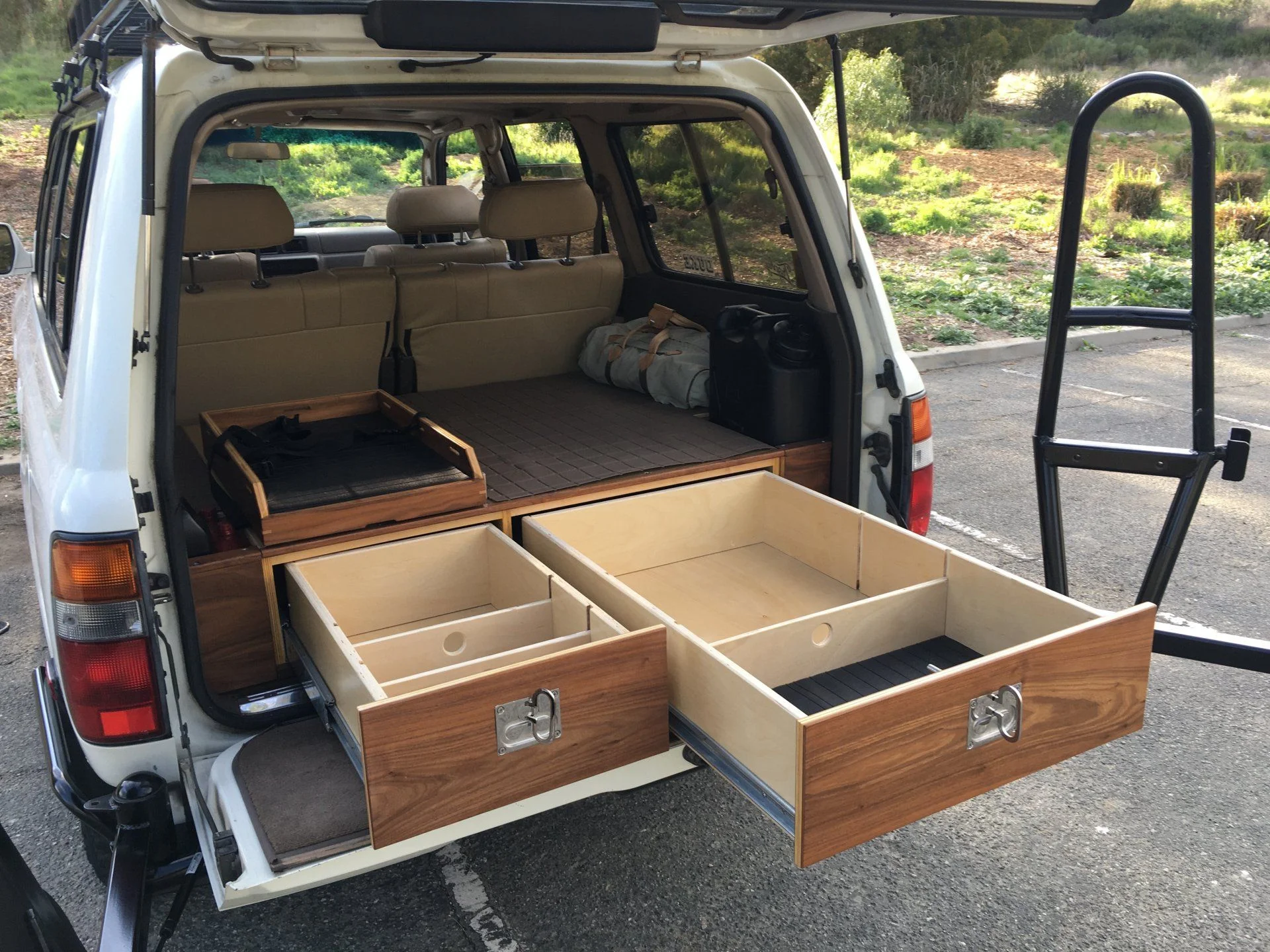 05 Drawers 1.JPG