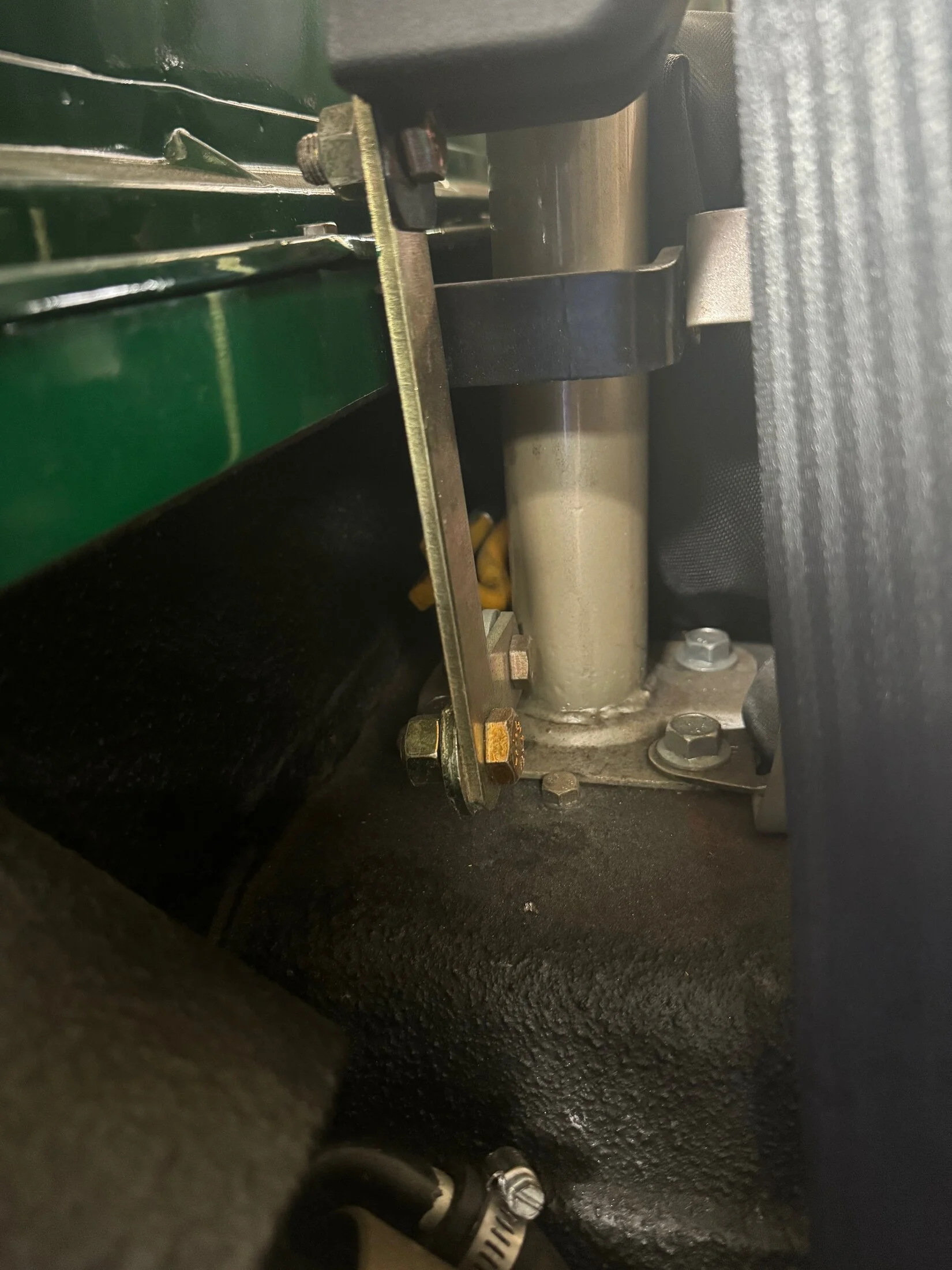 06.05.2024.Front Seat Belt Retractor Mounting.1.webp