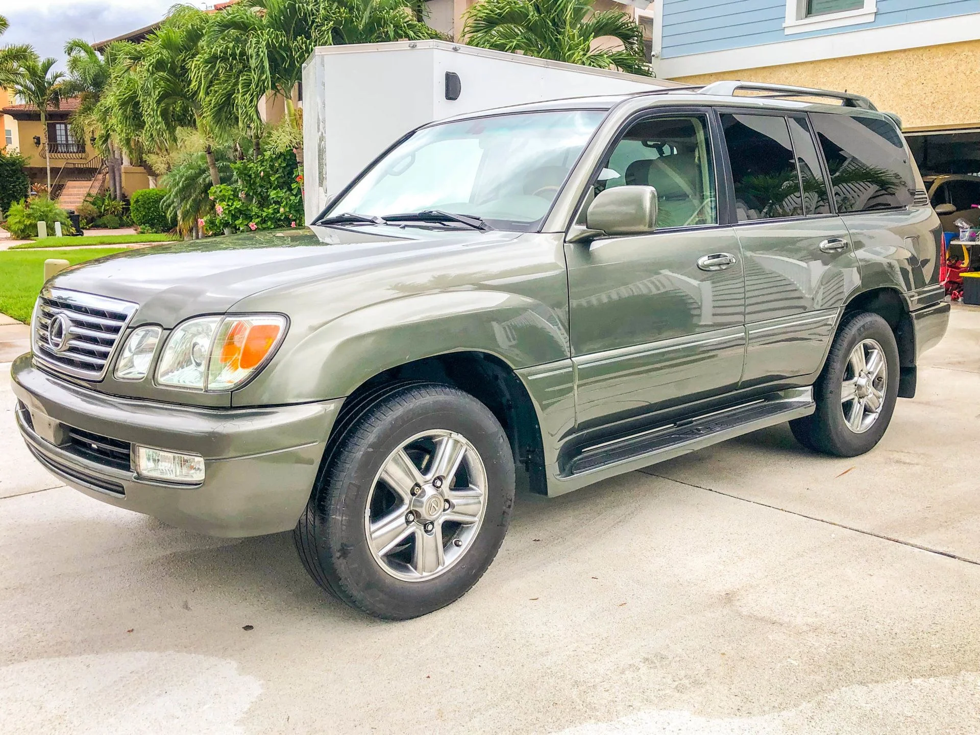 06-lx470-1.jpg