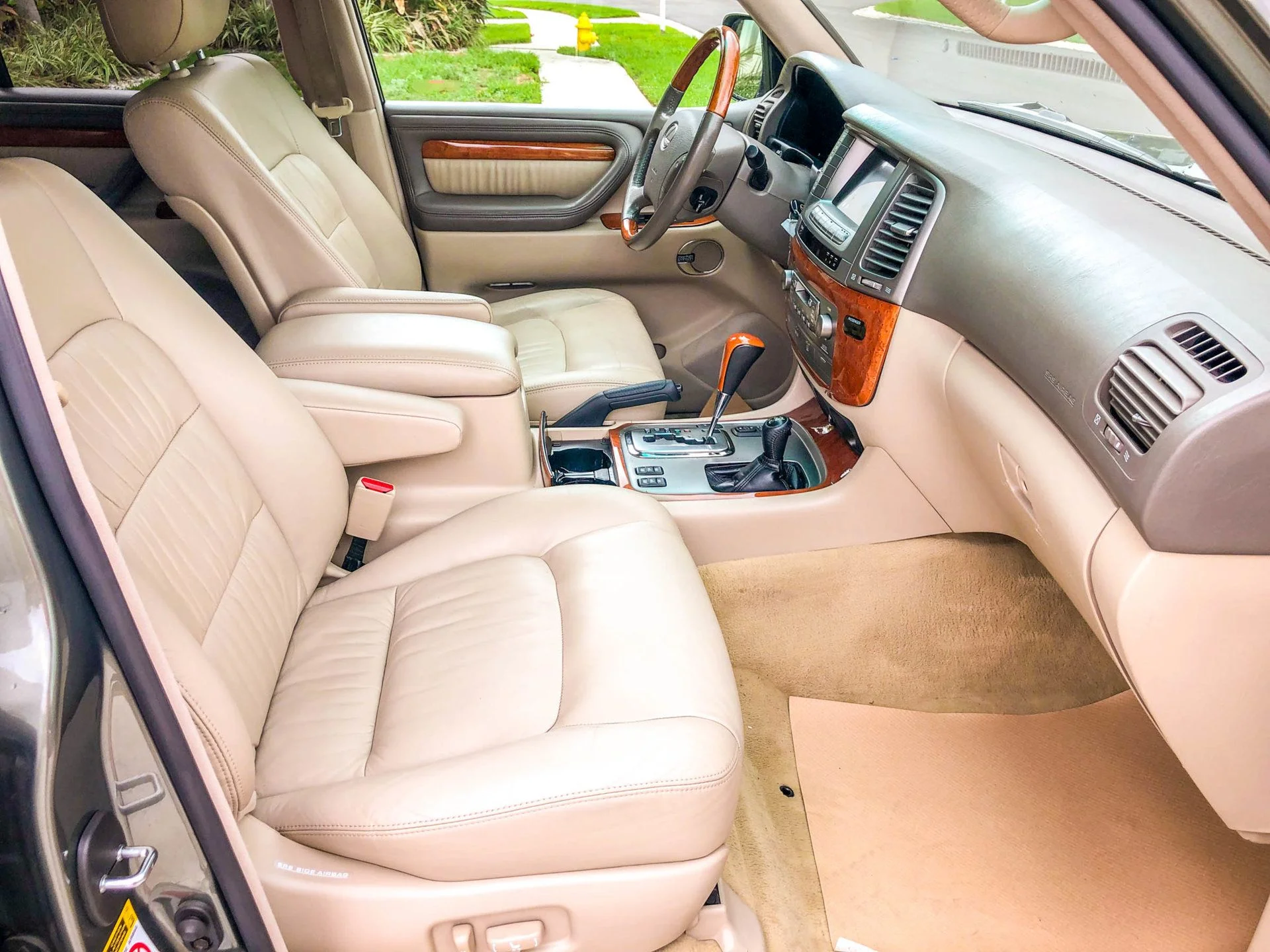 06-lx470-6.jpg