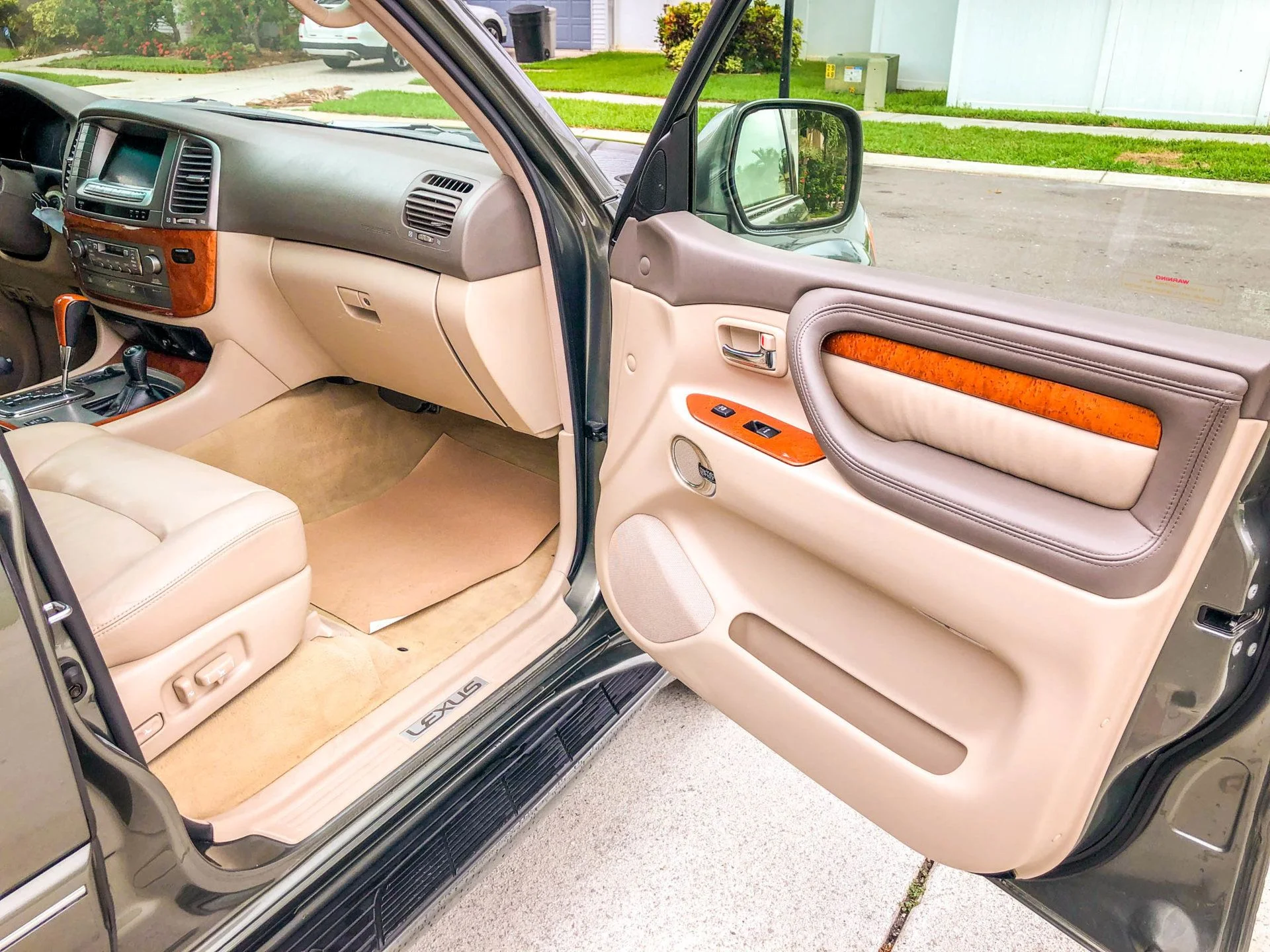 06-lx470-7.jpg