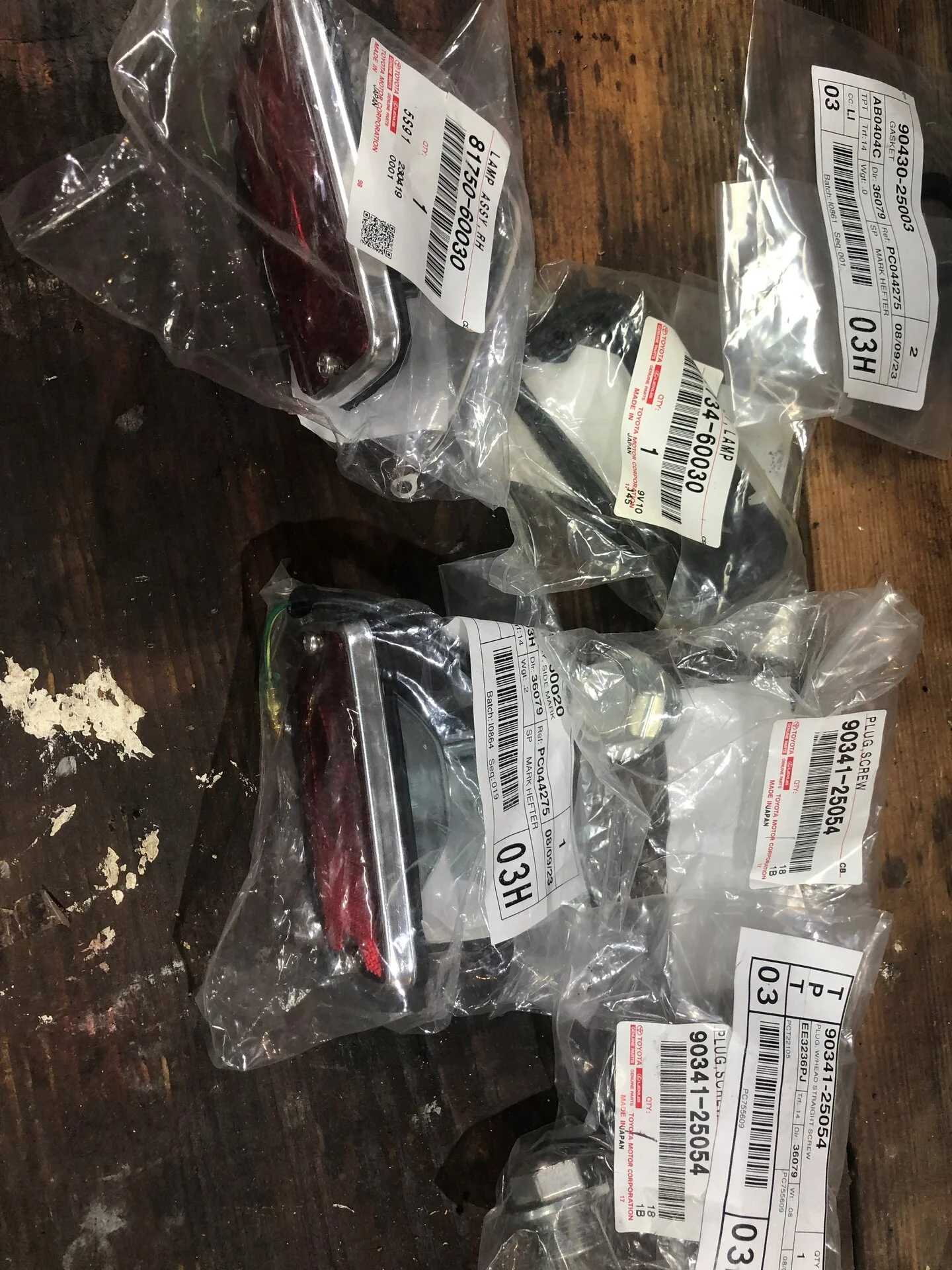 08.18.2023.OEM Side Marker Lights & Oil Drain Plugs.webp
