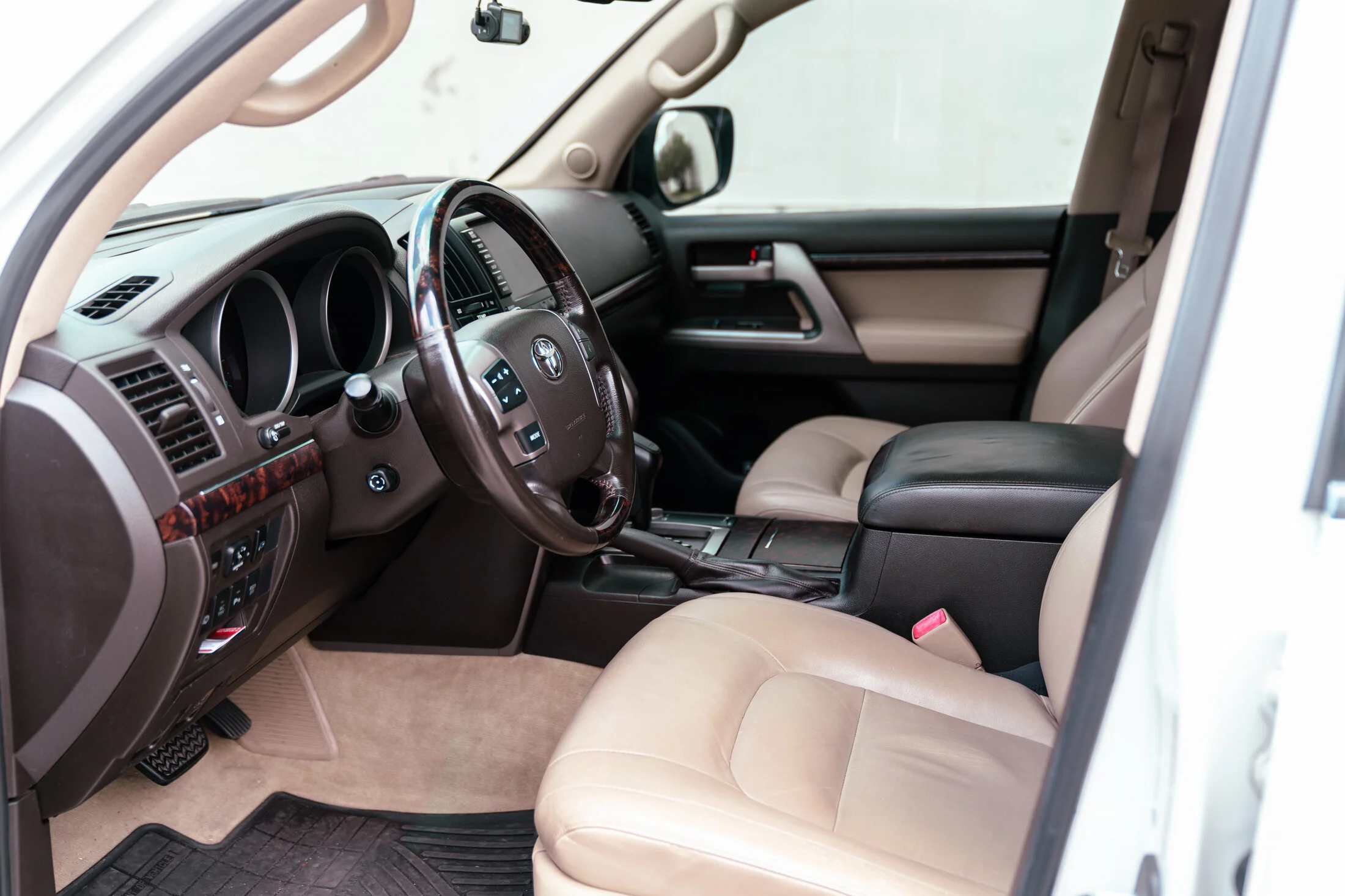 08-Land-Cruiser-34.webp