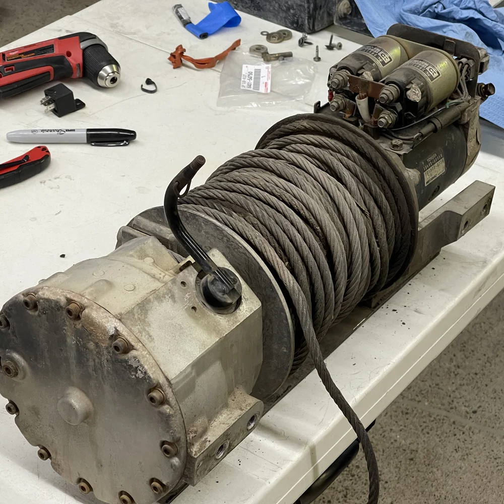 09-Toyota-Winch-onp-the-Table.webp