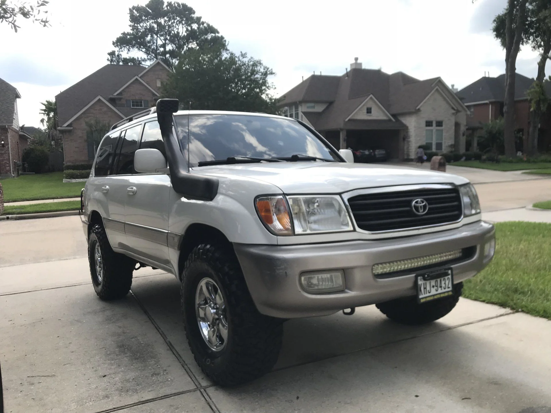 Double-Locked 99 Land Cruiser