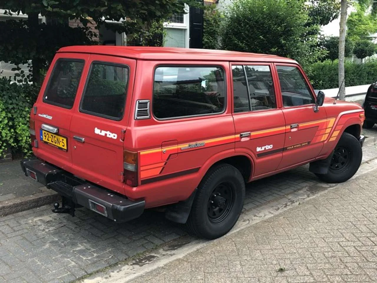 Holland 1986 Diesel HJ60 with Swing-Out Rear Doors