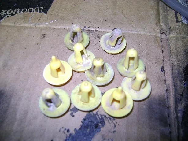 10 yellow clips.webp
