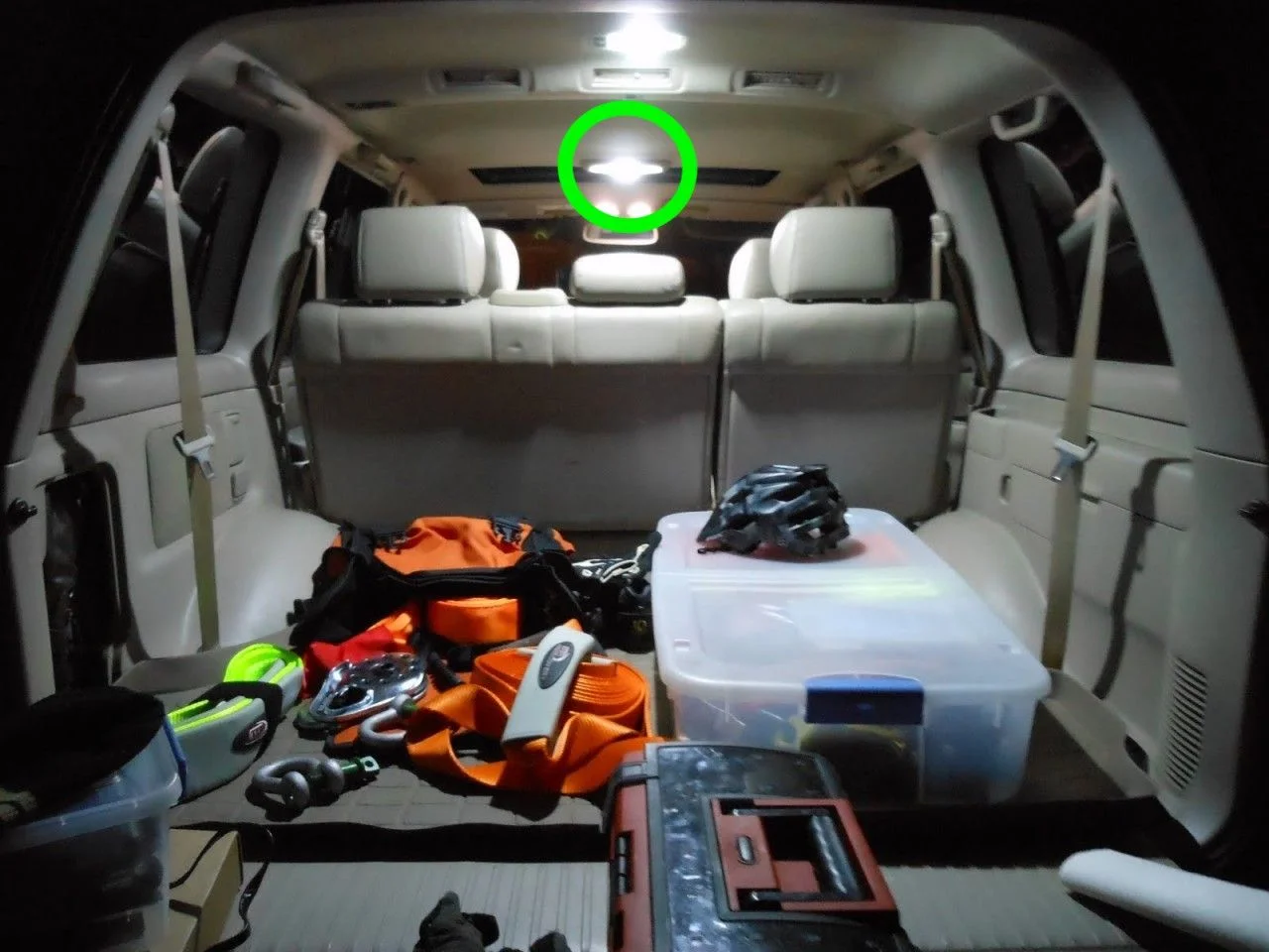 100_Series_Land_Cruiser_after_full_LED_conversion__59320.1330395290.1280.1280.webp