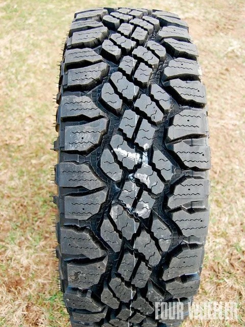129_0908_13_z+4x4_truck_tire_tech+goodyear_wrangler_duratrac.webp