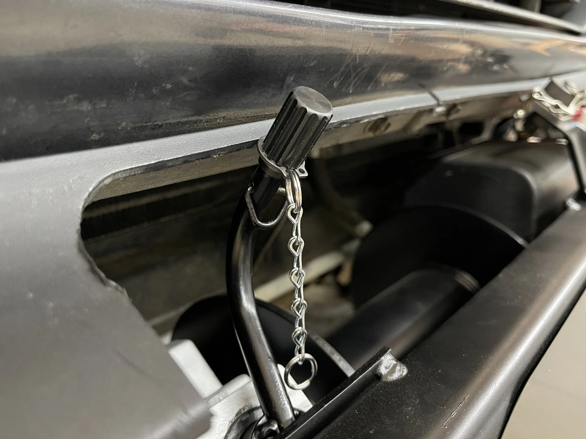 130-Winch-handle-cap.webp