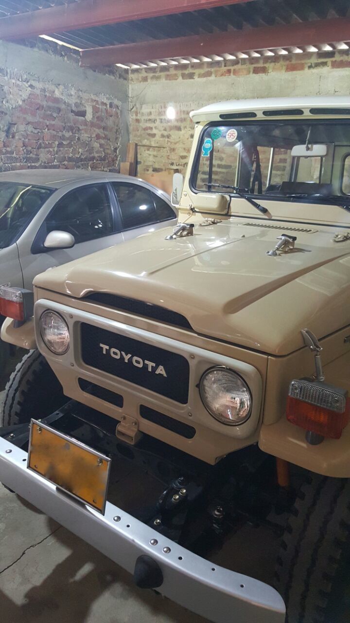 Importing an Iconic FJ40 Toyota Land Cruiser from South America Is Not for  the Faint of Heart