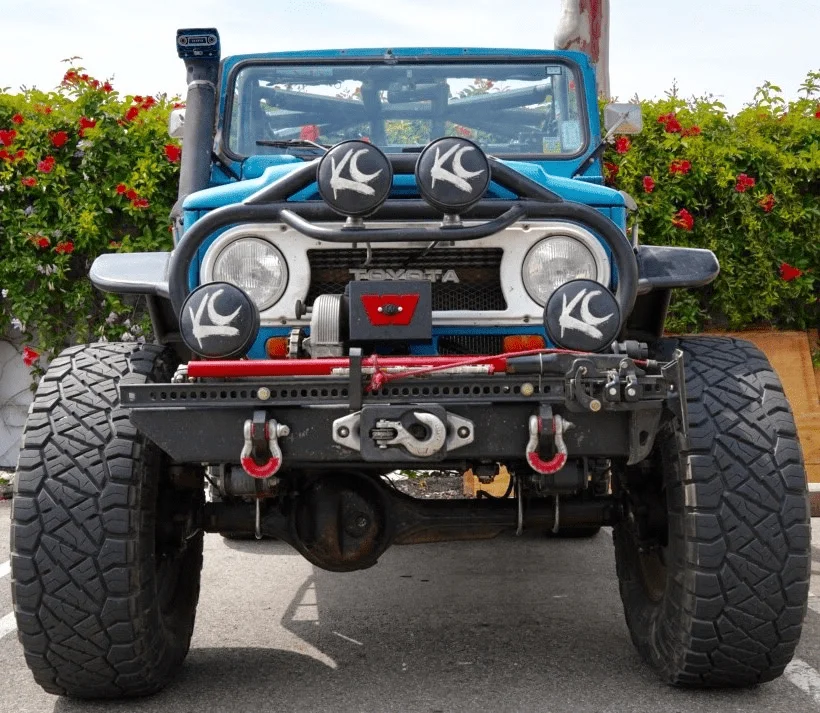 1967596