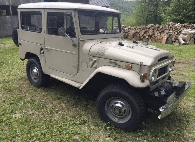 Grafton Vermont: 1971 FJ40. (no affiliation)