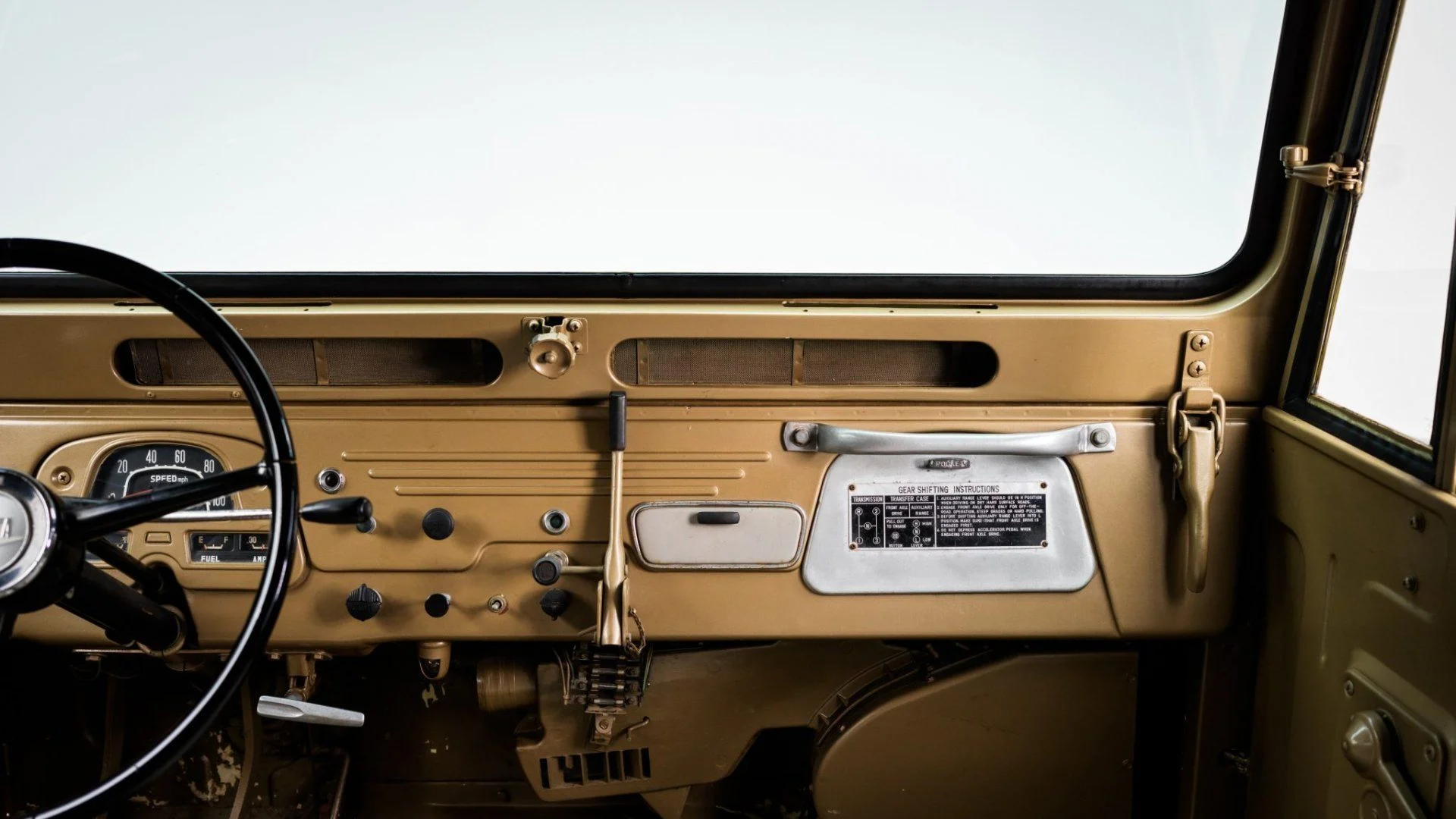 16140319188fdc8885Tin-Top-Toyota-LC-A-GC.com-77-scaled.webp