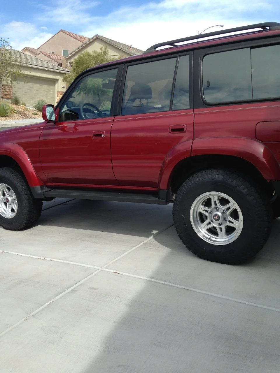 17 wheels on 80 series.webp