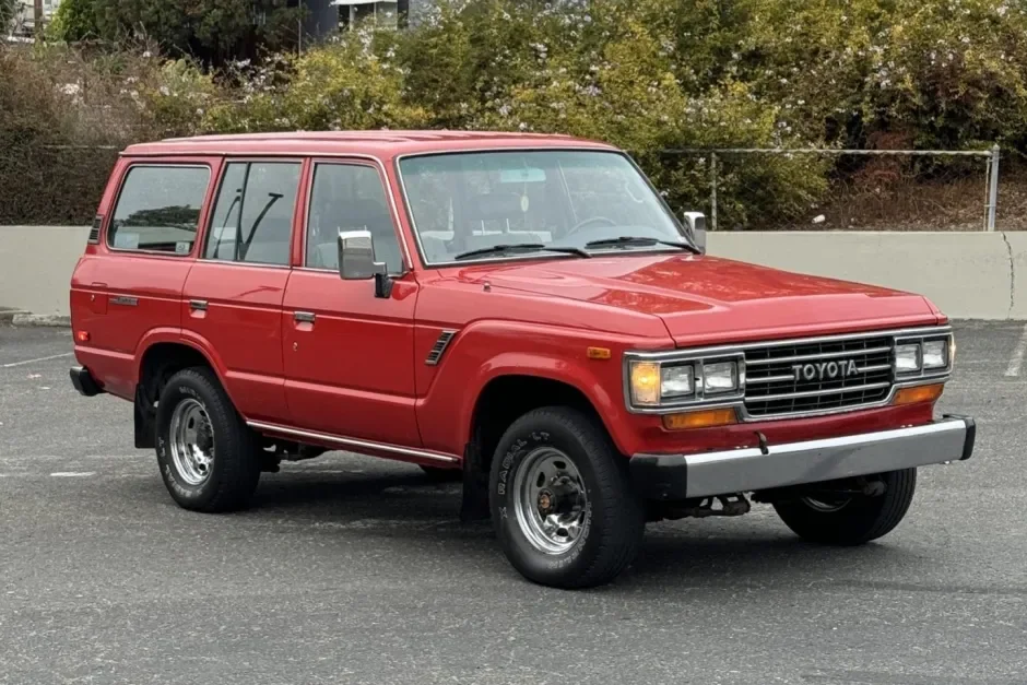 1988 Toyota FJ62 (Live Auction Now)