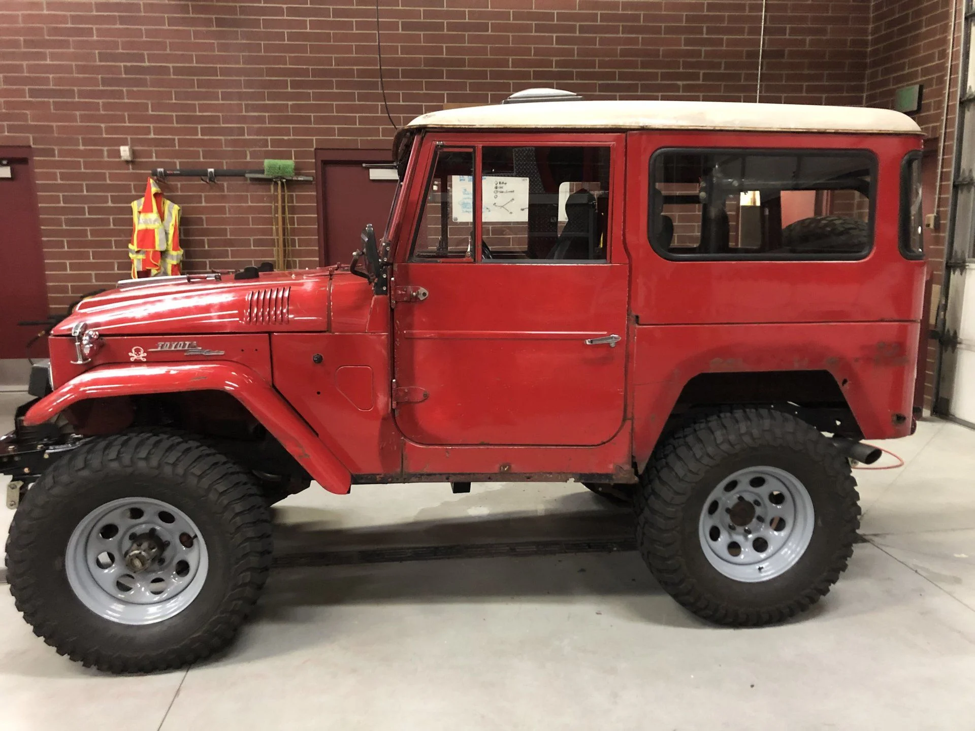 1976223