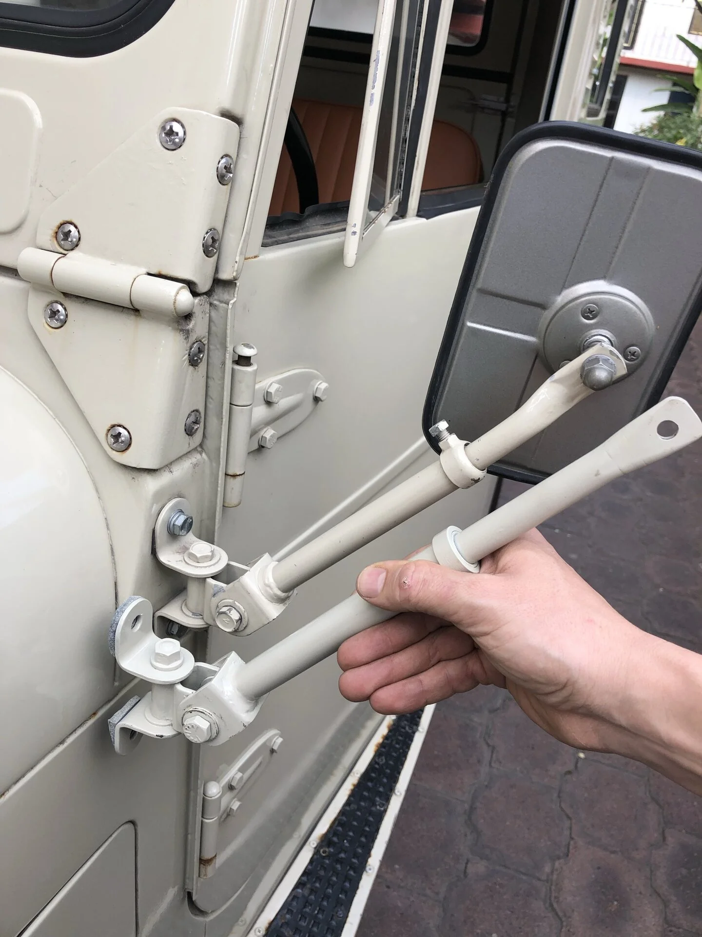 1965_FJ40_Telescoping_Mirror_Repro.webp