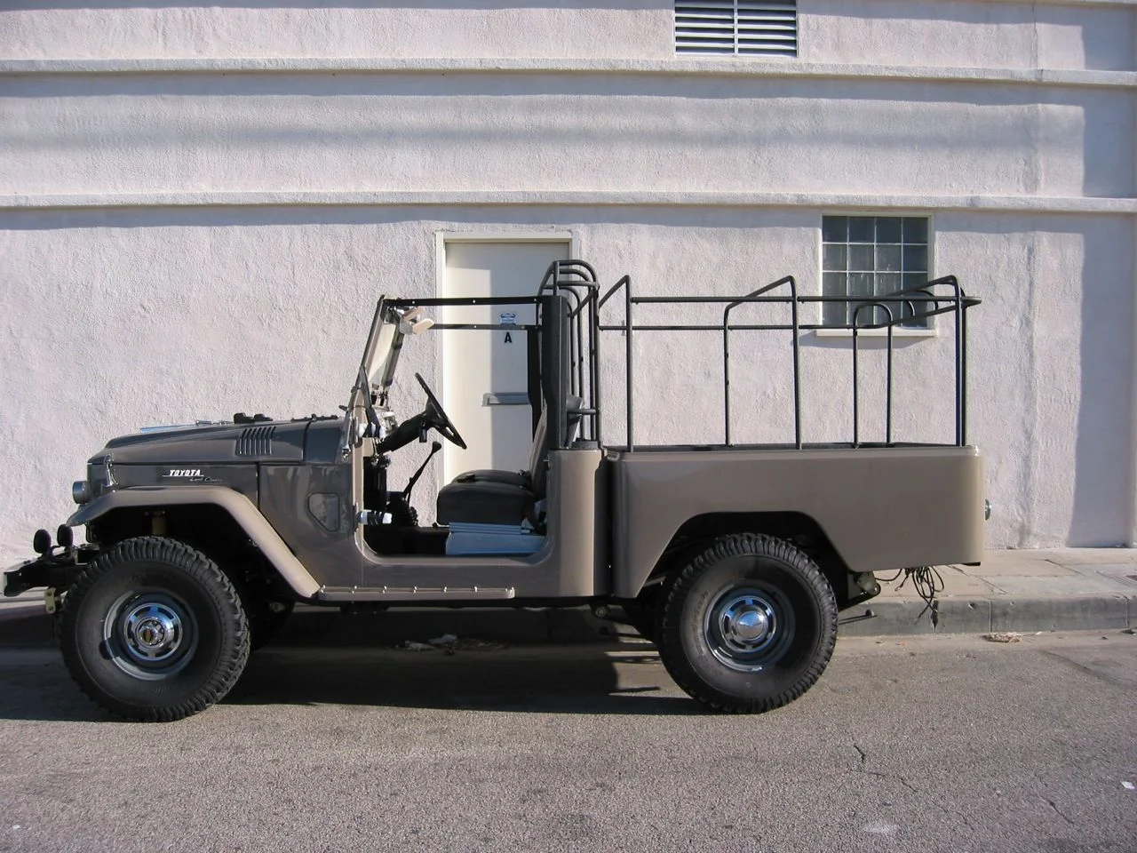1965_TLC_FJ45_Sprof.webp