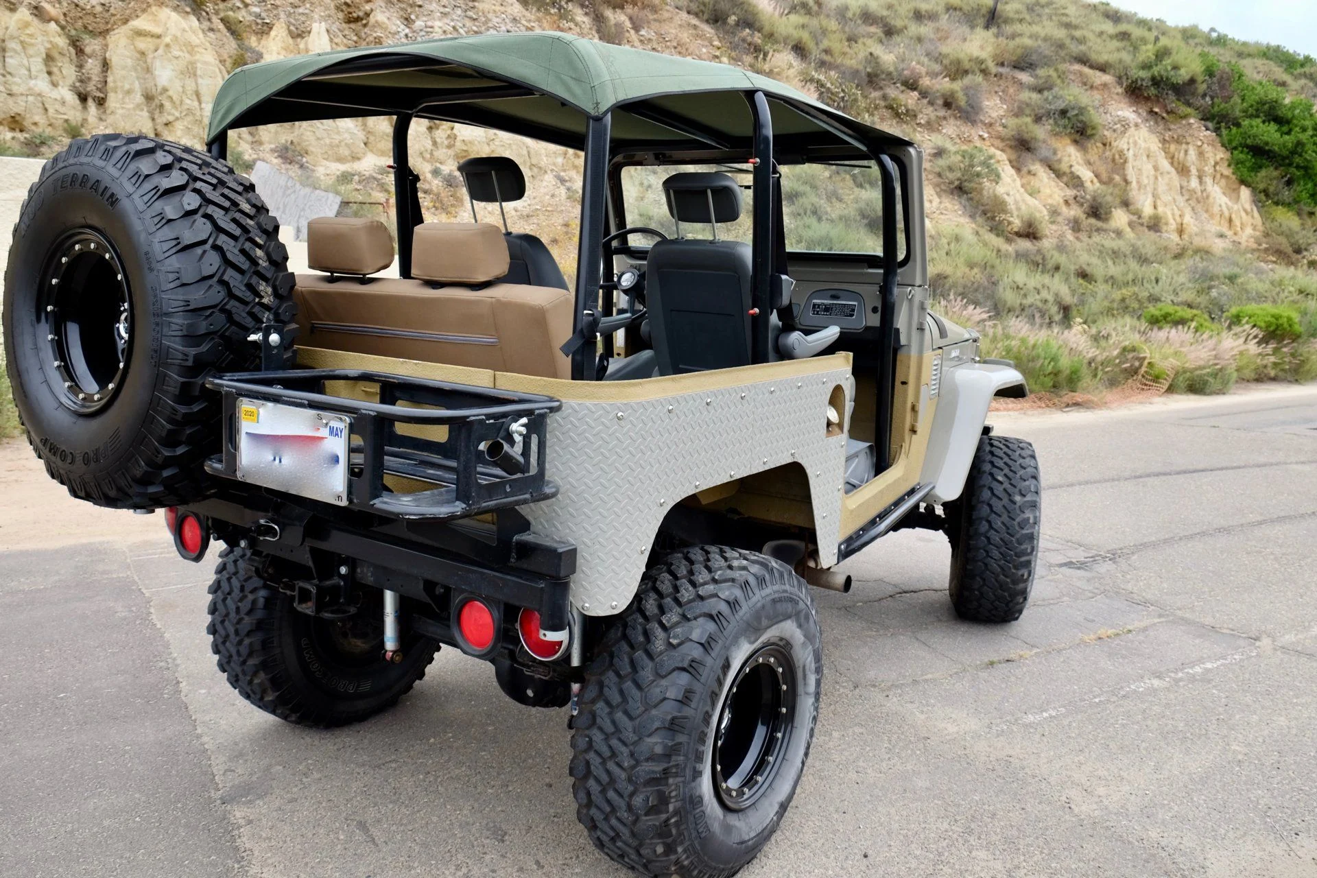 1970 Toyota FJ 9-4.jpeg