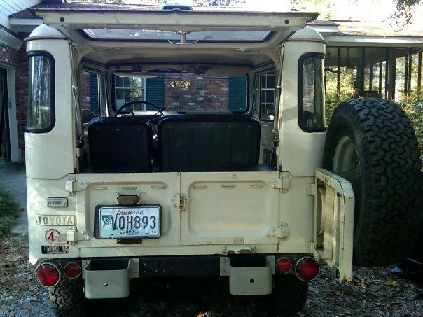 1971 FJ40 rear.webp