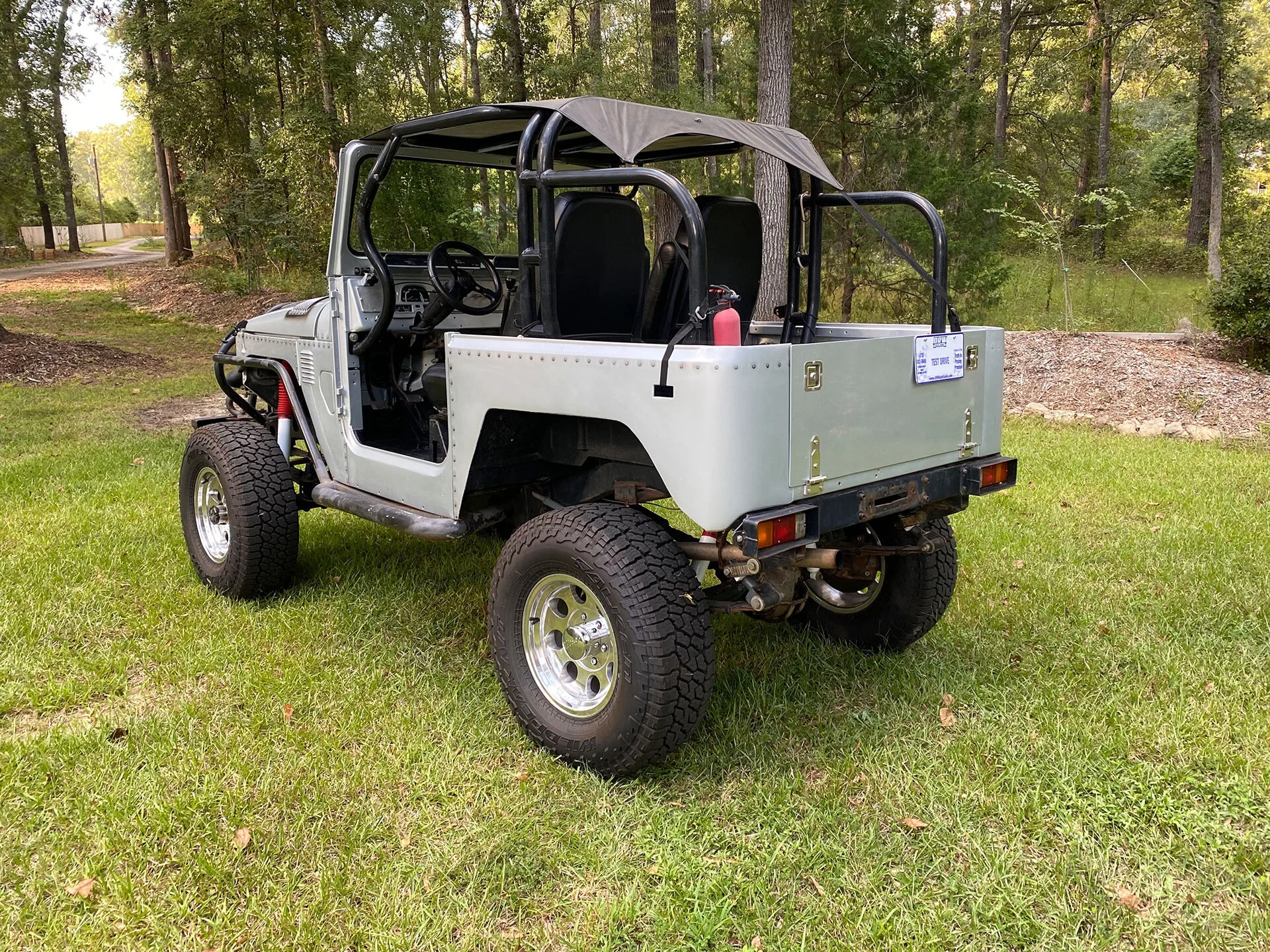 1972_Toyota_FJ40_03.webp