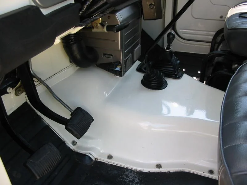 1973 FJ 40 White Cruiser 014.webp