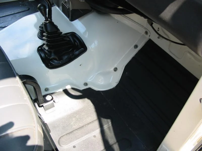 1973 FJ 40 White Cruiser 016.webp