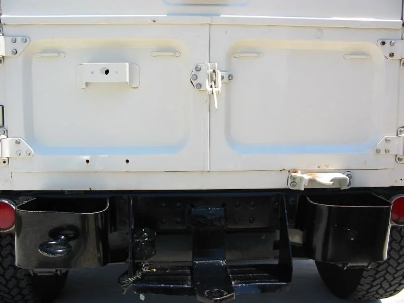 1973 FJ 40 White Cruiser 020.webp