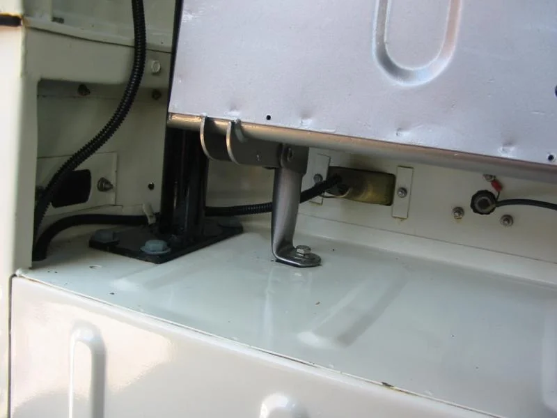 1973 FJ 40 White Cruiser 032.webp