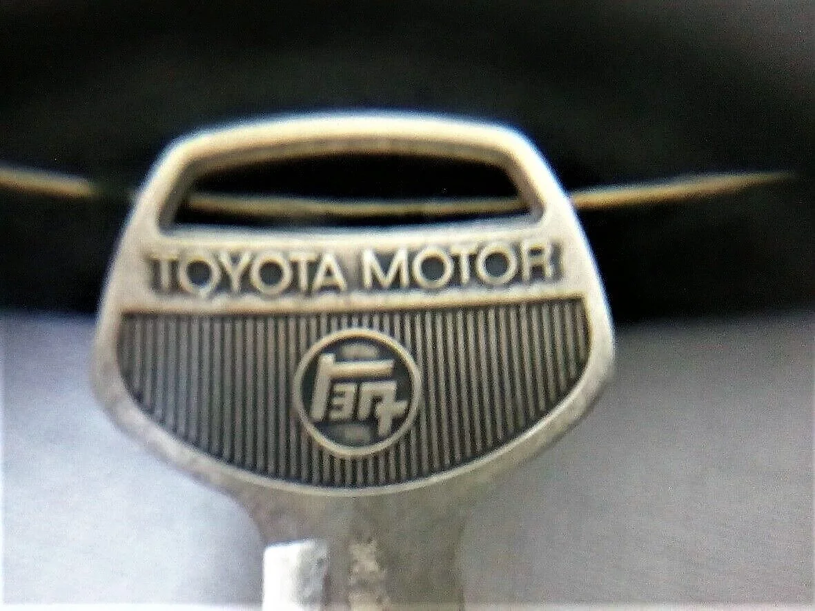 1973 FJ55 original KEY 7.webp
