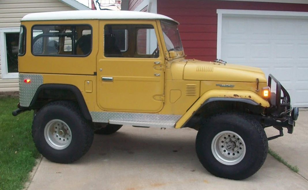 1976-fj40-3.webp