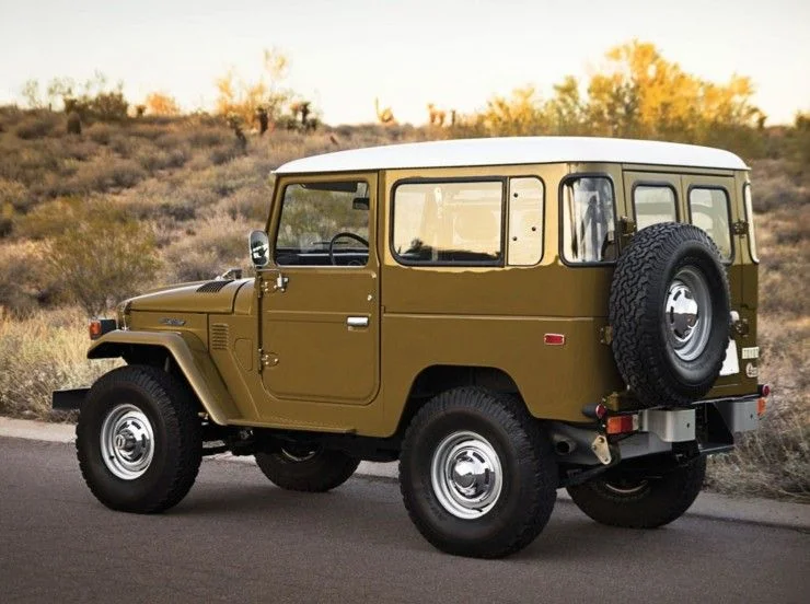 1977 FJ40.webp