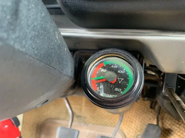 1978 Chinook Compressor gauge.webp