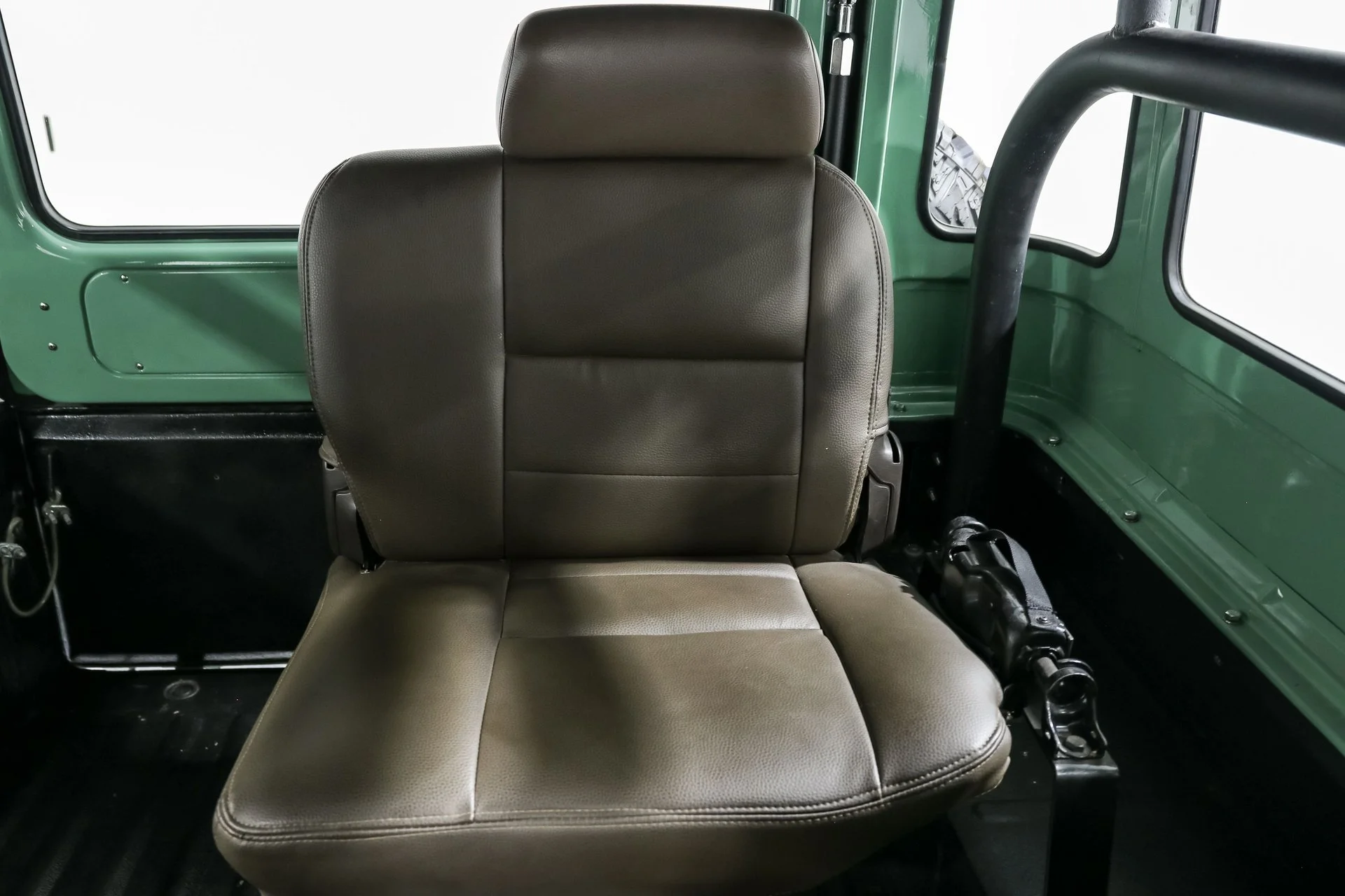 1980-toyota-fj-40-land-cruiser-16.webp