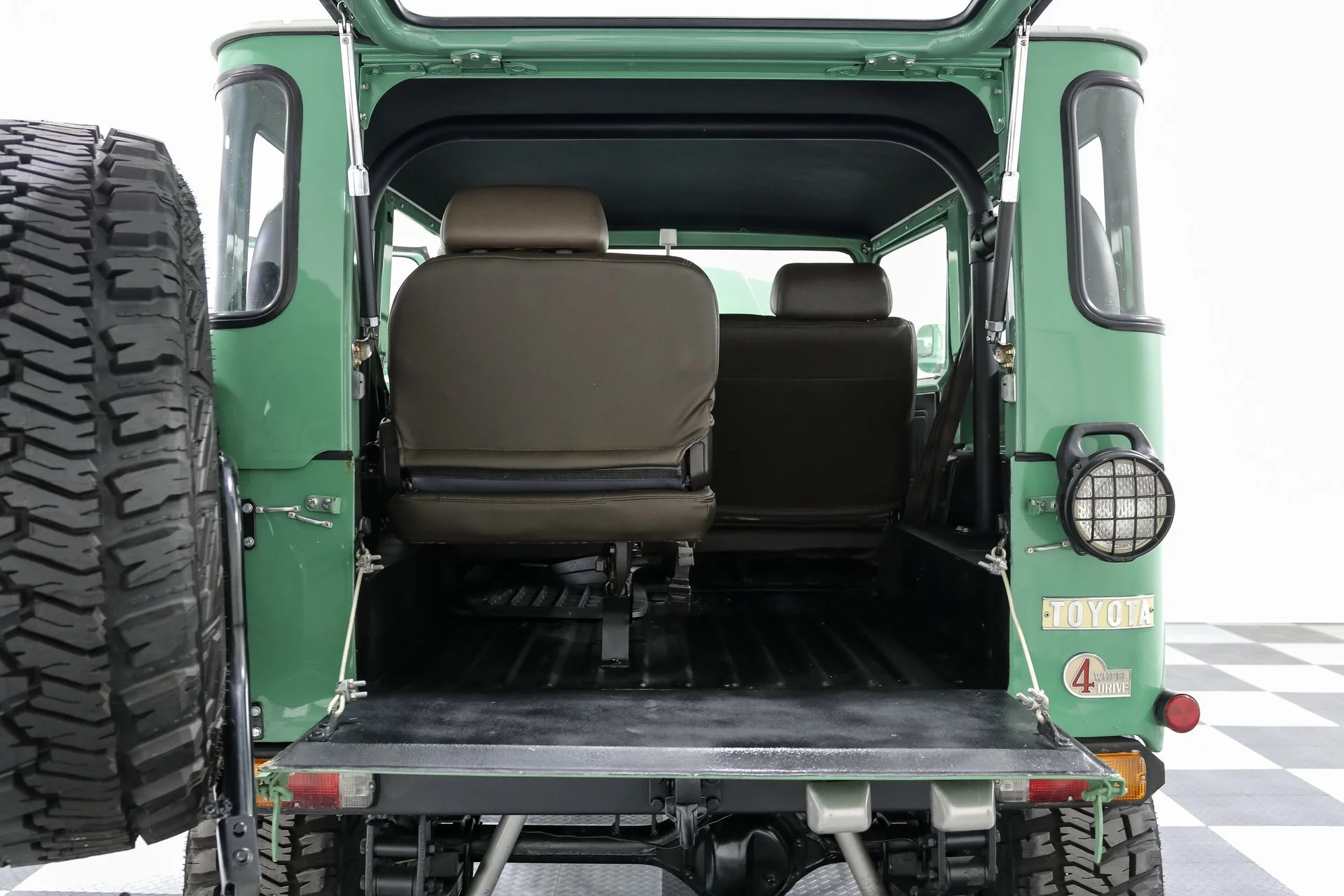 1980-toyota-fj-40-land-cruiser-17.webp