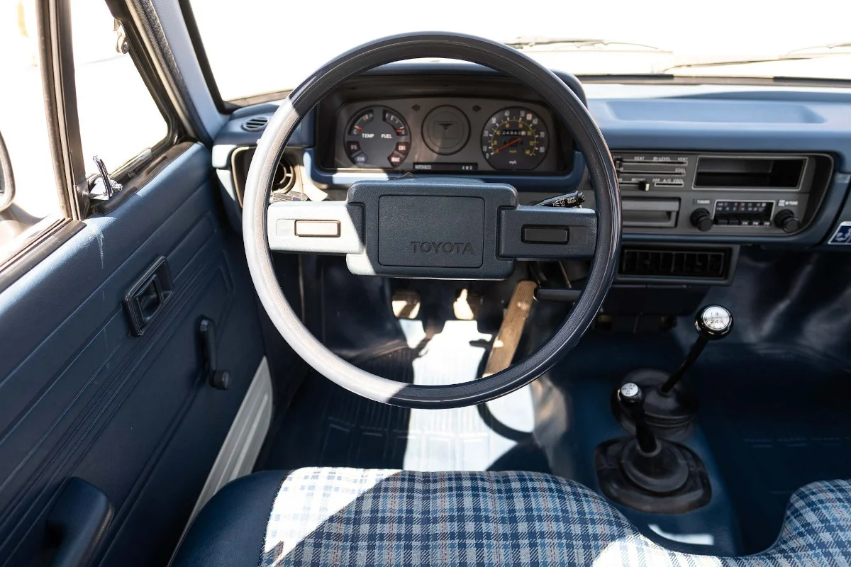 1980-toyota-hilux-auction-12-1594720738.jpg