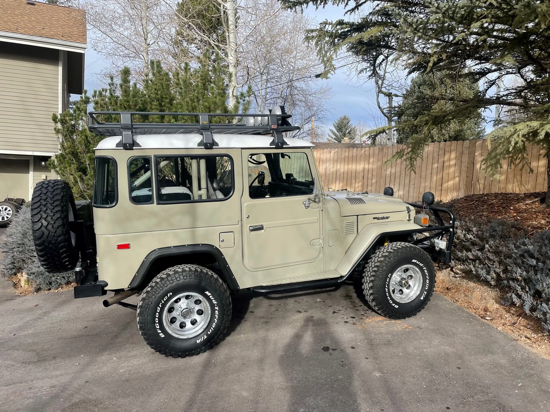 1982 FJ40.webp