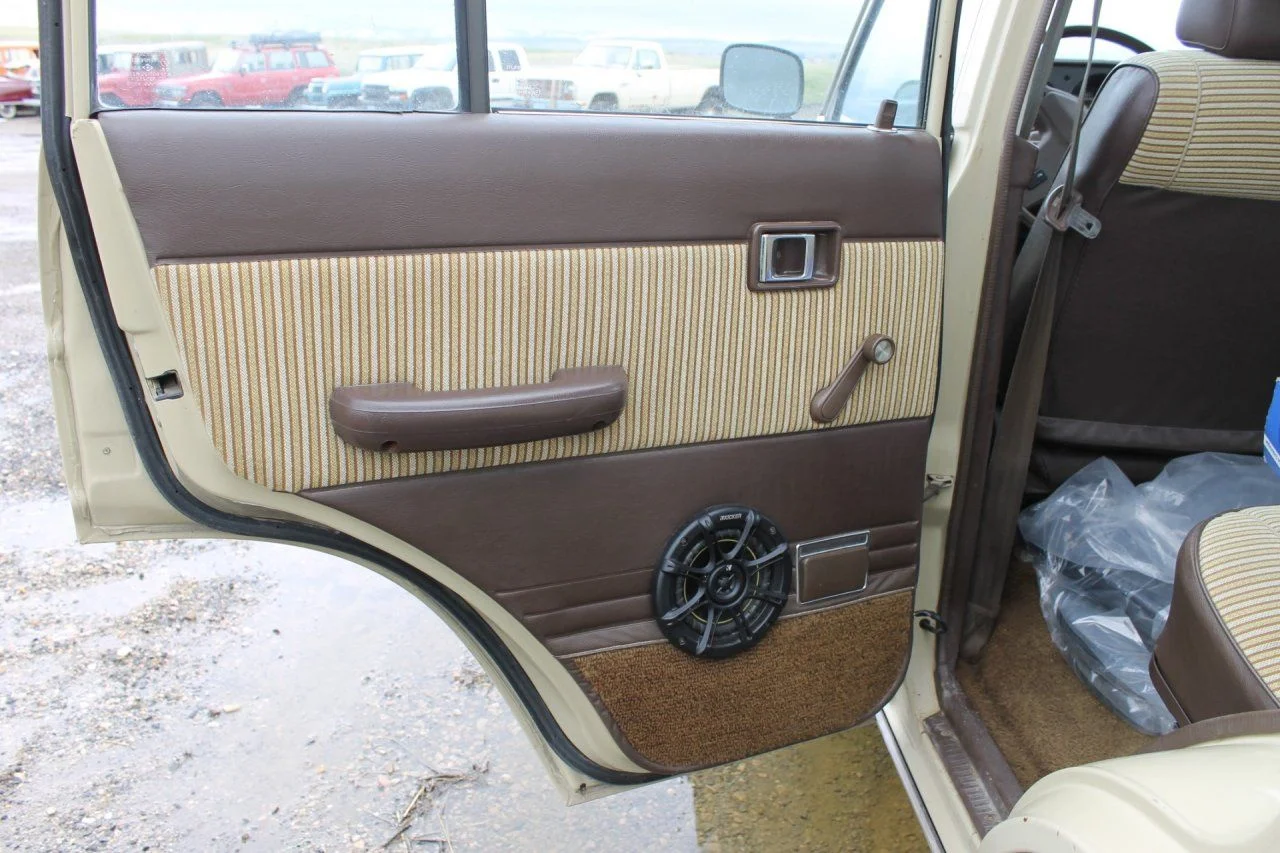 1982ToyotaFJ60Tan_JT3FJ60G3C0025040 (16).webp